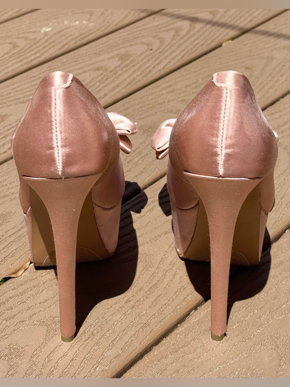 H by Halston Satin Bow Pumps - Size 7.5 - Picture 3 of 6